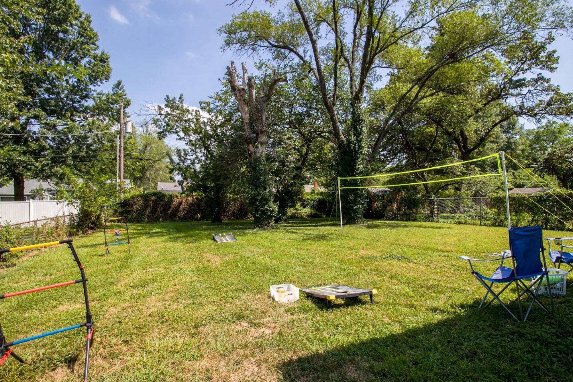 Chic Home With Huge Grassy Yard 7 Mins To Arrowhead Stadium インディペンデンス エクステリア 写真