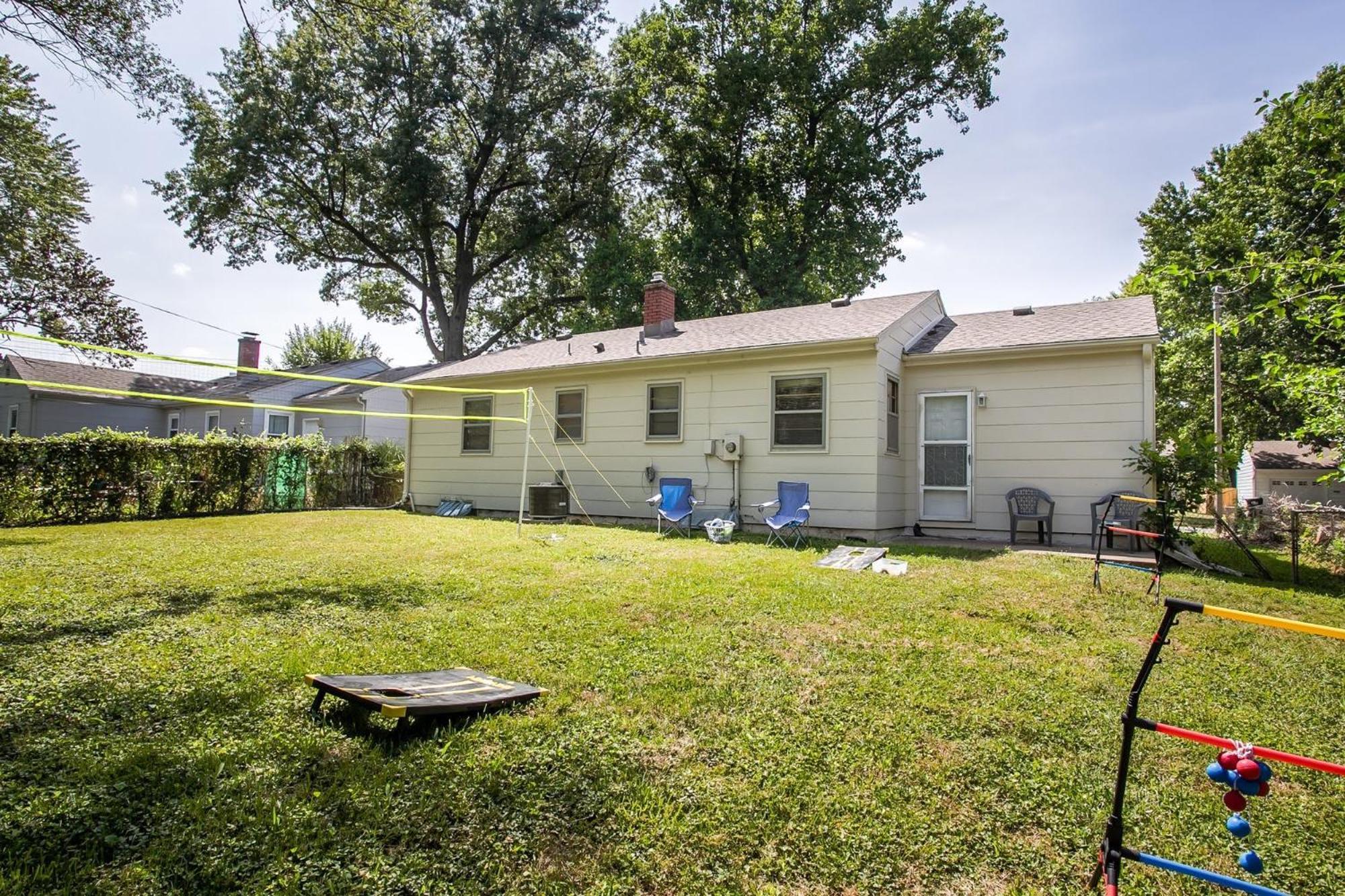 Chic Home With Huge Grassy Yard 7 Mins To Arrowhead Stadium インディペンデンス エクステリア 写真